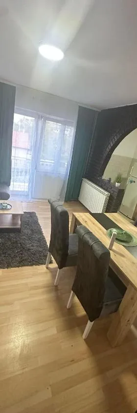 Apartmani Fenix，位于Mirijevo的酒店