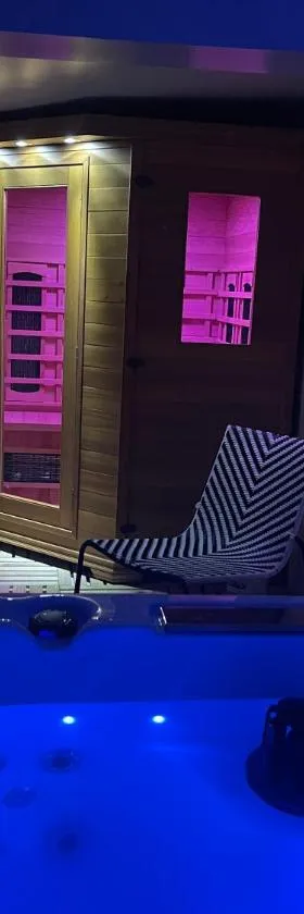 Zen House New Spa & Sauna，位于Mennecy的酒店