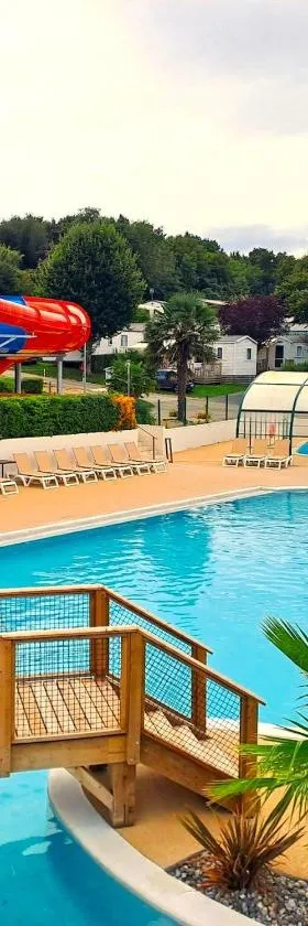 "MHSweetHome" Piscine wifi privé TV 3 chambres 6 pers 32m2，位于乌尔加特的酒店