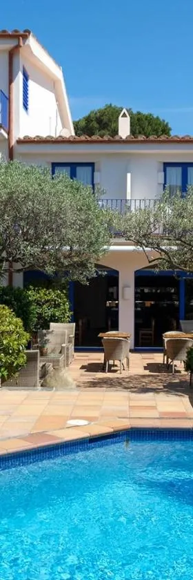 Hotel Blaumar Cadaqués by Fimedhotels，位于卡达克斯的酒店