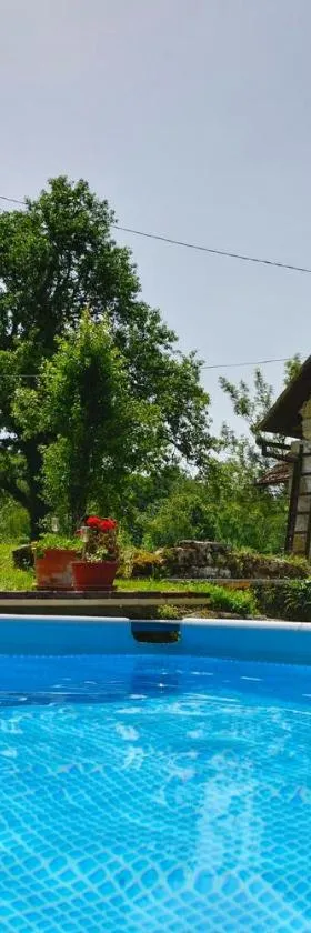 1st Truffle House Žumberak，位于Ozalj的酒店