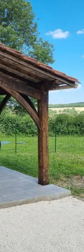 au Bonhomme de Chemin，位于Saint-Martin-de-Ribérac的酒店