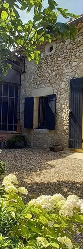 Entre-vignes-et-bastides，位于蒙卡雷的酒店