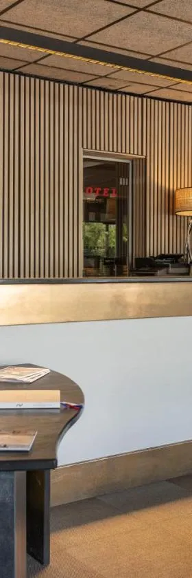 三叶草酒店，位于加龙河畔波泰的酒店