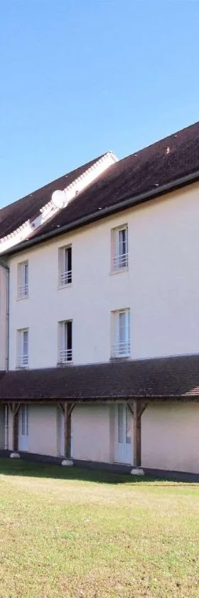 Brit Hotel Confort - La Tour Blanche，位于圣提里耶拉佩尔什的酒店