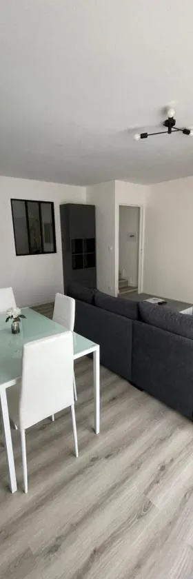 Maison 100m2 uniquement famille, couple & professionnel，位于维勒帕里西的酒店