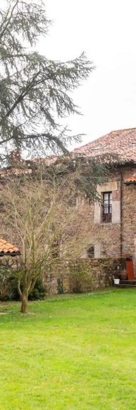 Casa rural La Carlota Renedo de Cabuerniga，位于Renedo的酒店