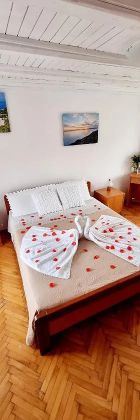 Apartmani Milenko Lubenice，位于卢本尼彻的酒店