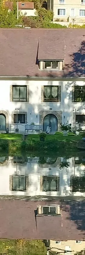Gite au Reflet d'Auvers，位于瓦兹河畔欧韦的酒店