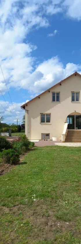 La Clef du Bonheur Maison de vacances entre Loire et Vignobles，位于Herry的酒店