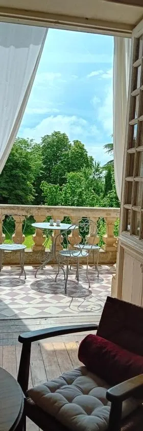 La chambre du Château de Puisseguin，位于皮斯甘的酒店