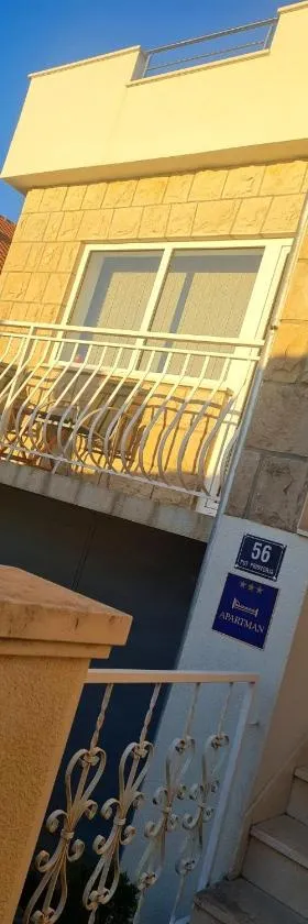 Antonny apartment，位于Zvekovica的酒店