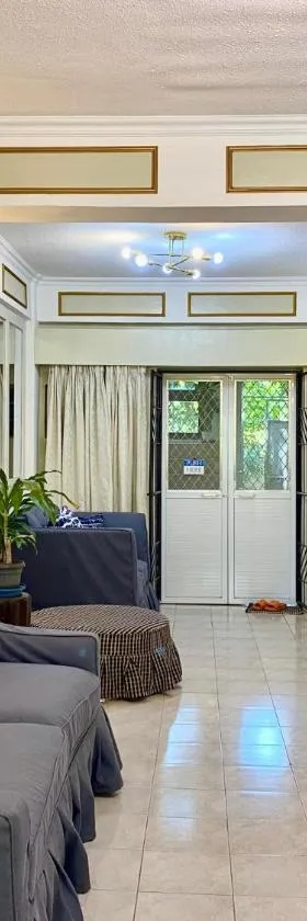 Jupiter Homestay，位于甲万那端的酒店