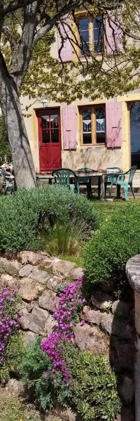 Chambres D'hôtes LES PAPILLONS，位于Mars的酒店