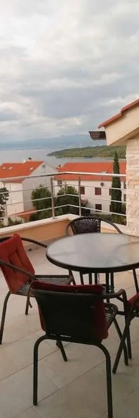 Comfortable apartment with the view，位于奈维斯的酒店