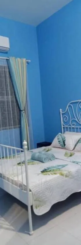 Bota TheDaun Homestay Taman Indera，位于Kampung Bota Kiri的酒店