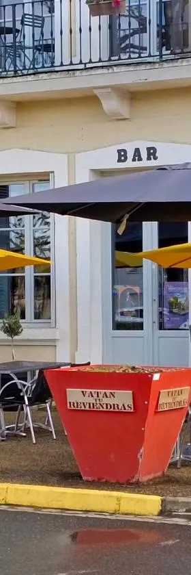 hotel de france，位于Vatan的酒店