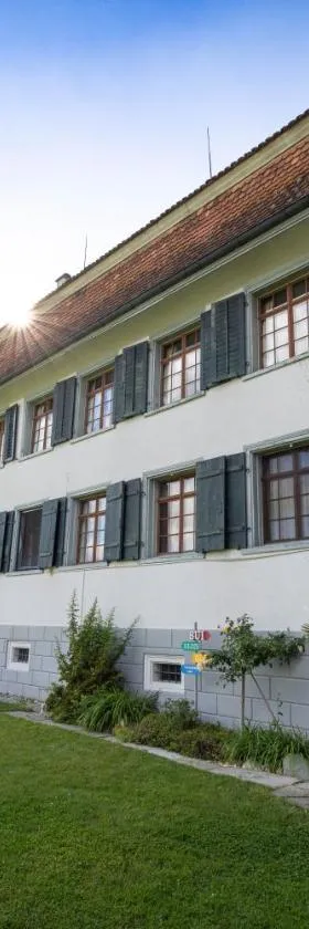 Schloessli Herrenhof，位于Herrenhof的酒店