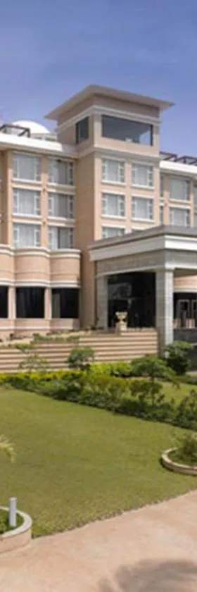 Royal Orchid Central Kireeti Hampi, Hospet，位于亨比的酒店