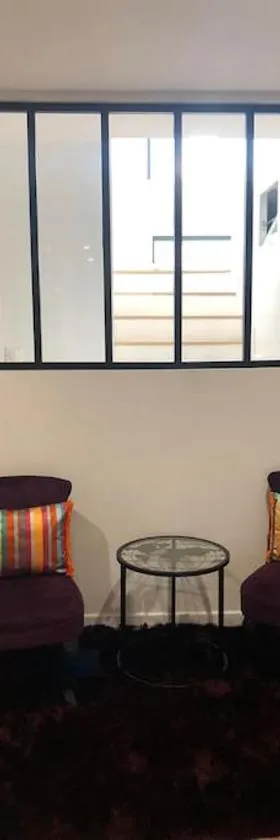 Agréable studio calme et moderne proche Paris et Arena Défense，位于科隆布的酒店