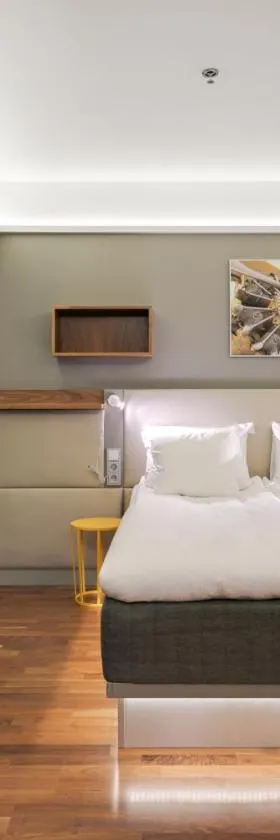 Comfort Hotel Xpress Helsinki Airport Terminal，位于万塔的酒店