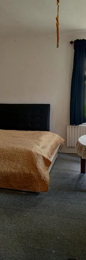 Chalupa pod hradem Talmberk，位于Samopše的酒店