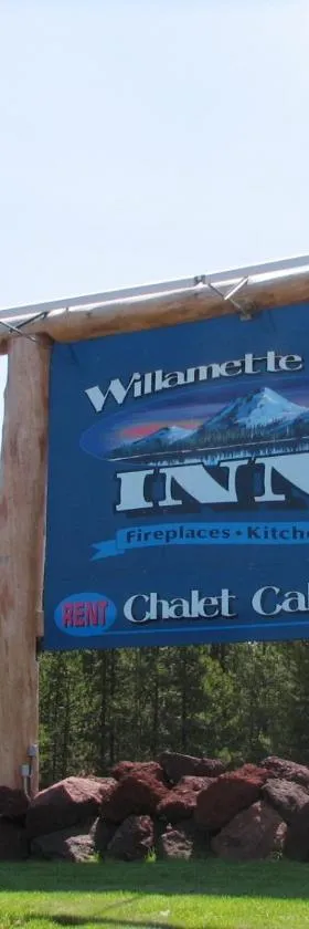 Willamette Pass Inn & Chalets，位于Odell Lake的酒店