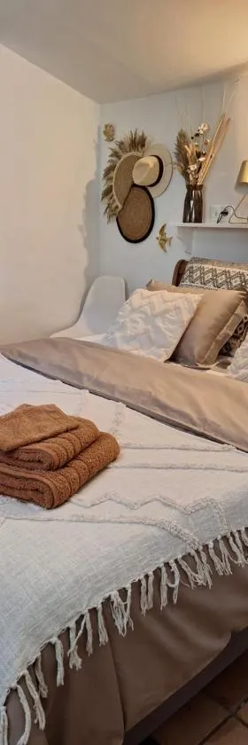 Villa Sisyphe chambre"la jeanette"，位于勒托罗纳的酒店
