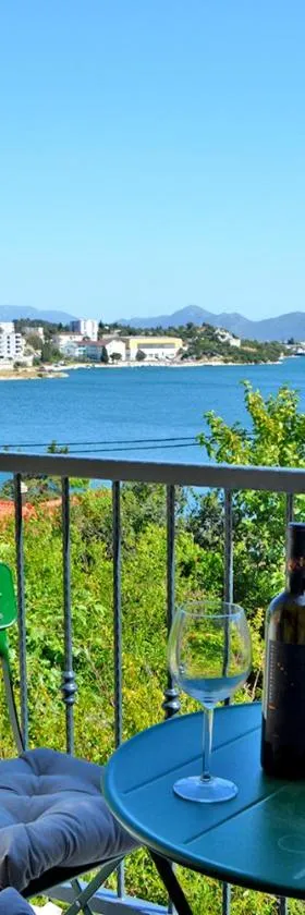 Apartmani Portina，位于Baćina的酒店