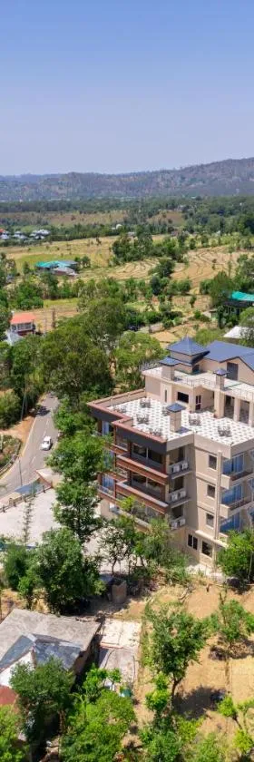 Aotel by Clarks Inn Palampur，位于帕拉姆普尔的酒店