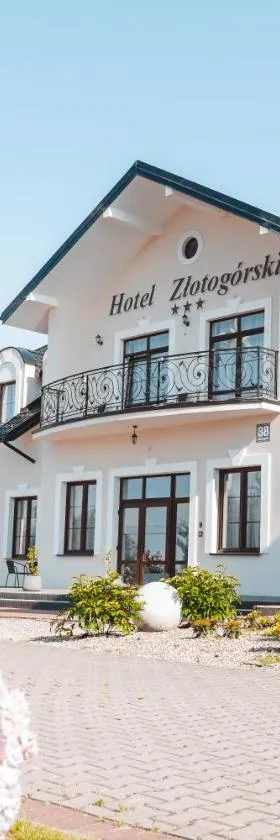 Hotel Złotogórski，位于Kościelec的酒店