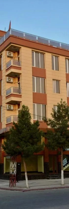 Rahat Hotel，位于马扎里沙里夫的酒店