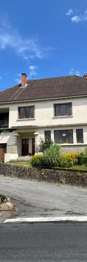 Chez henry，位于Peyrat-le-Château的酒店
