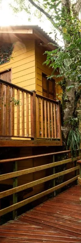Tominejo Ecolodge - Casas en los árboles，位于Neira的酒店