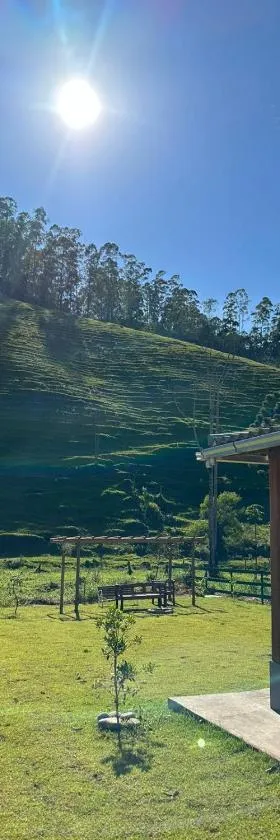 Refúgio do Córrego em Patrimônio da Penha，位于Divino de São Lourenço的酒店