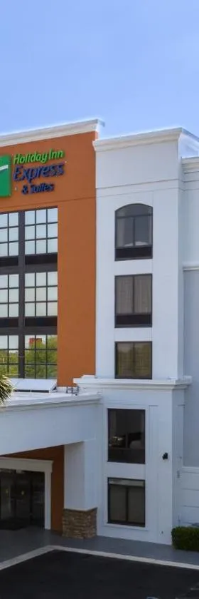 杰克逊维尔东南快捷假日酒店及套房 - 医学中心区，位于杰克逊维尔的酒店