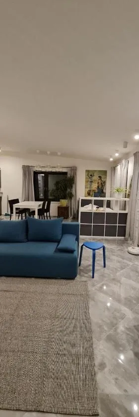 Airport Private Apartment, Advance Registration, No Reception, Self Check-in, Calm Environment, Non-Smoking Guests，位于Kněžívka的酒店