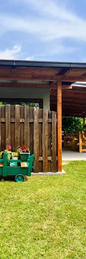 Balabani Local Stay，位于波德戈里察的酒店