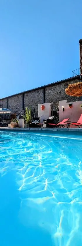 Le Cèdre 1830 Maison d'hôtes de charme et spa，位于Saint-Féliu-dʼAvall的酒店