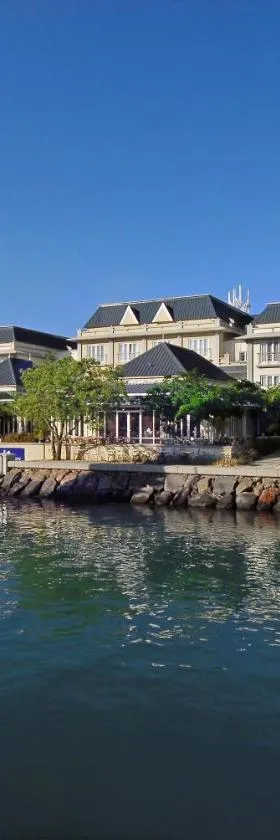 乐叙弗朗海滨酒店，位于路易港的酒店