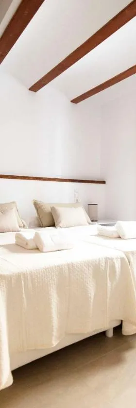 Apartamentos Turísticos La Bodegueta，位于乌铁尔的酒店