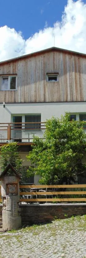 Apartmány u medvědů Krkonoše，位于Jestrabi V Krkonosich的酒店