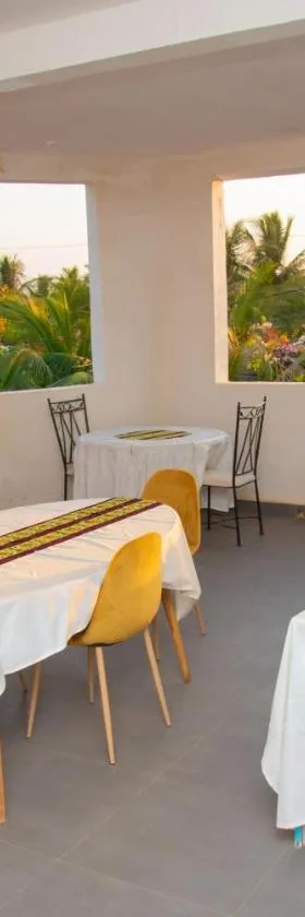 Chambres D'hôtes Villa Luciana，位于萨利尼亚拉尔的酒店