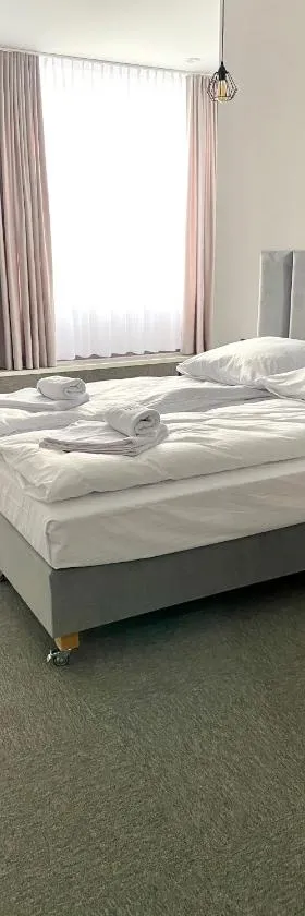 E-Hotel Łódź，位于罗兹的酒店