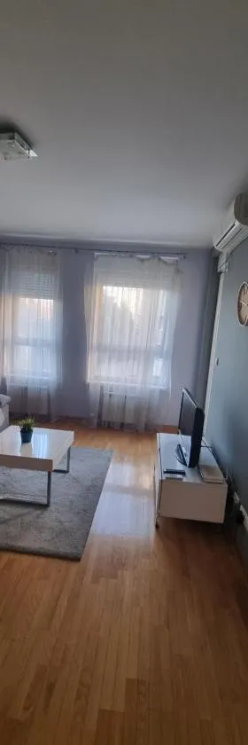 Kaktus，位于Bežanija的酒店