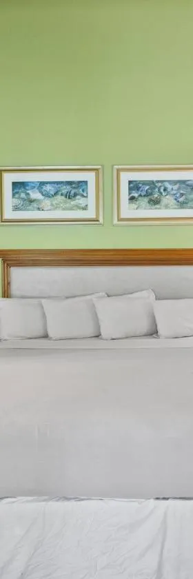 Oceanfront Inn Room #11- Standard Room - King Bed，位于皮尔斯堡的酒店