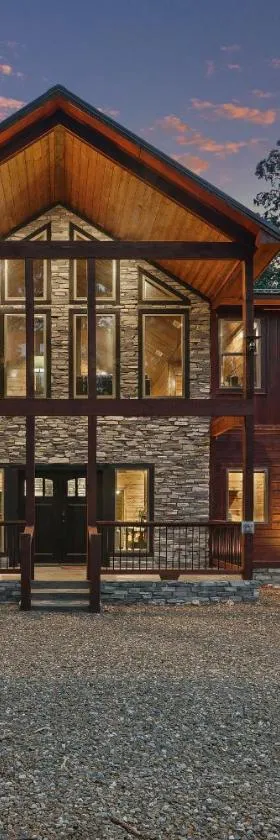 Meadows Edge Cabin，位于布罗肯鲍的酒店