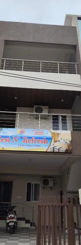 rest n' refresh，位于维沙卡帕特南的酒店