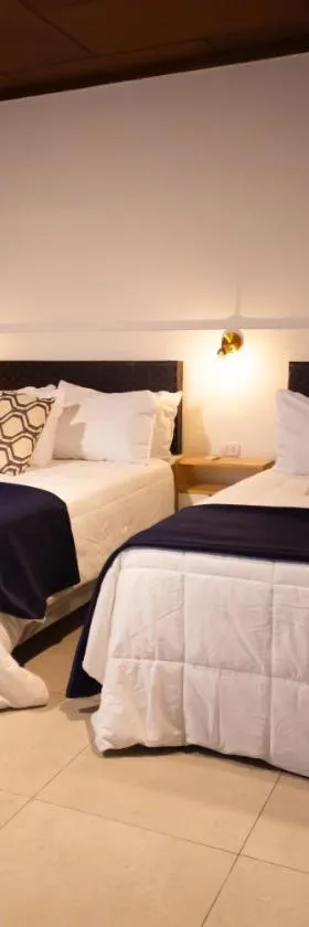Via porto hotel，位于圣萨尔瓦多的酒店