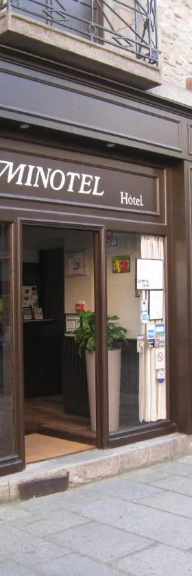 勒敏诺特尔酒店，位于维特雷的酒店